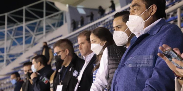 Acude Miguel Barbosa al encuentro de Puebla vs Santos