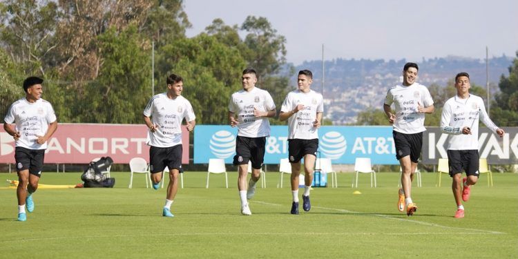 México inicia concentración para cierre de la eliminatoria mundialista