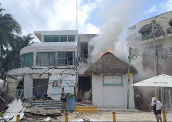 Dos muertos y siete heridos deja explosión de tanque de gas en restaurante de Quintana Roo