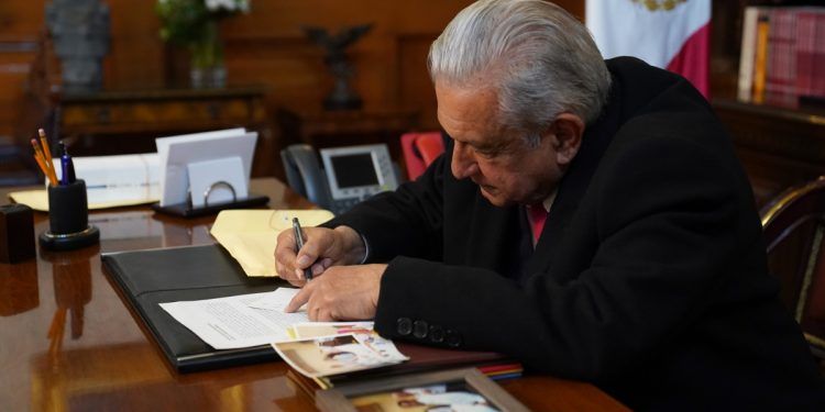 “Tribunal Electoral exige que publique una sentencia en mi contra o arrestarán a Jesús Ramírez”, dice AMLO