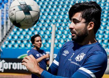 Aguilar y Escoto se preparan para regresar a las canchas con el Club Puebla 