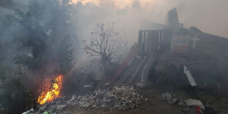 Fuego consume casa de la colonia Miguel Hidalgo; no hay lesionados 