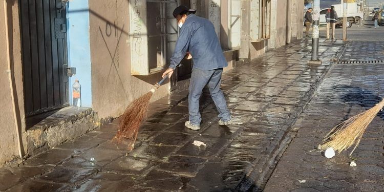 Ayuntamiento de Puebla da mantenimieto al centro histórico tras retiro de ambulantes