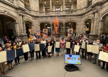 Reconoce Ayuntamiento de Puebla a trabajadores del archivo municipal