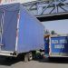 Camioneta provoca colisión con vehículos de lujo en el Parque Industrial 2000