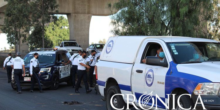 Muere hombre atropellado en la lateral de la Puebla-México 