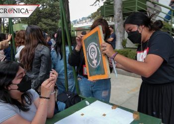 Especialista revela si se debe felicitar a las mujeres durante el 8M