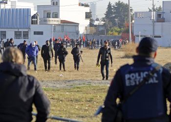 Desalojan a familias del SUNTUAP de predio en litigio en Ex Rancho Vaquerías