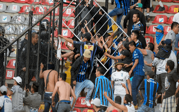 Querétaro jugará un año sin público y pagará 1.5 mdp de multa por violencia en La Corregidora