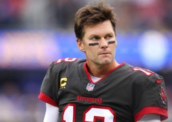 Tom Brady regresará un año más con Bucaneros de Tampa Bay en la NFL