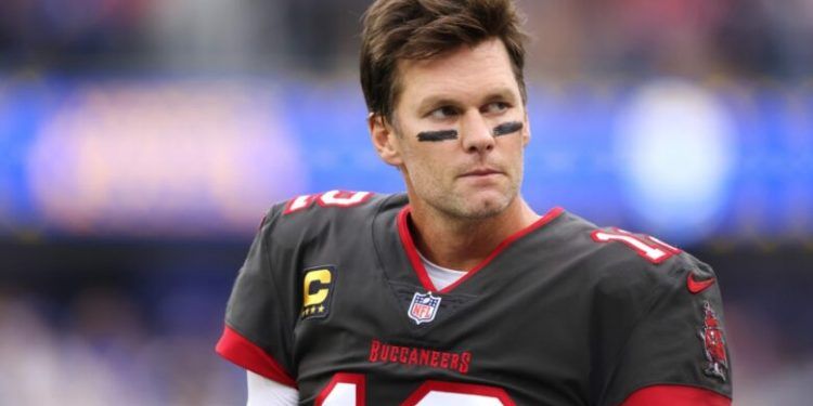 Tom Brady regresará un año más con Bucaneros de Tampa Bay en la NFL