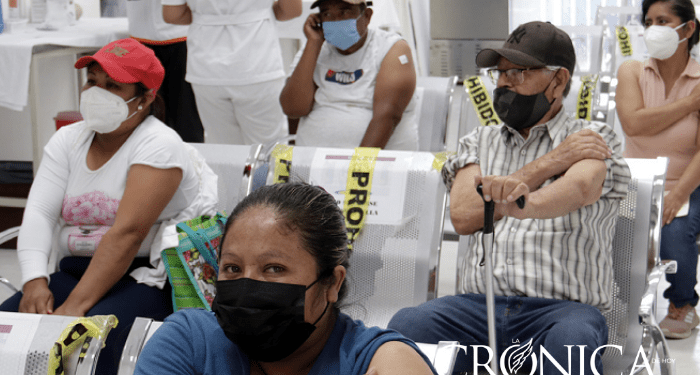 Vacunación en Puebla capital para grupo de 18 a 29