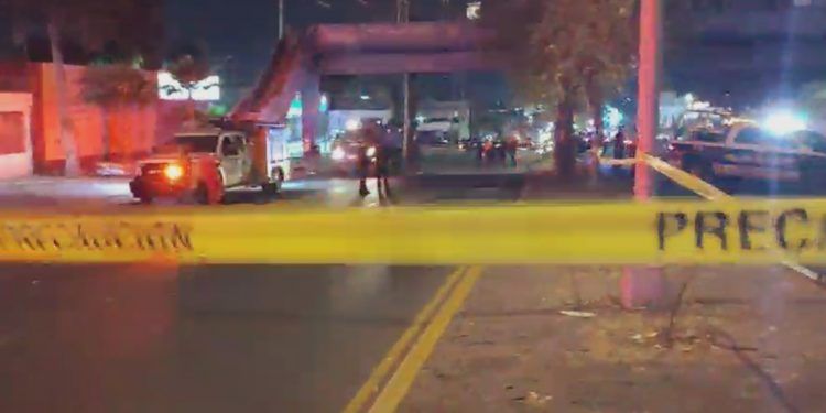 Hombre se cuelga del puente de La Libertad