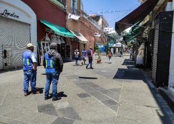Retiran puestos ambulantes de la Plaza Victoria en Puebla 