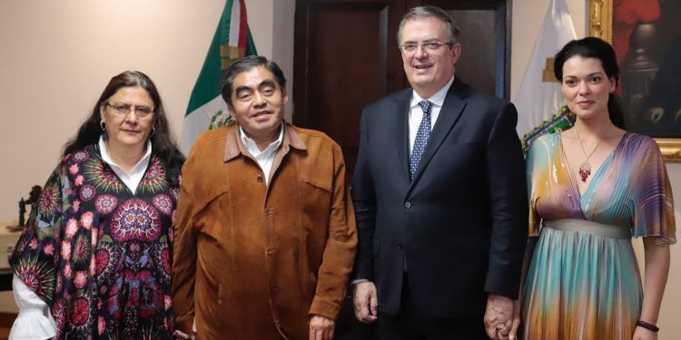 AL OÍDO