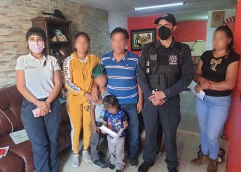 Localiza la policía municipal a dos menores extraviados en Puebla