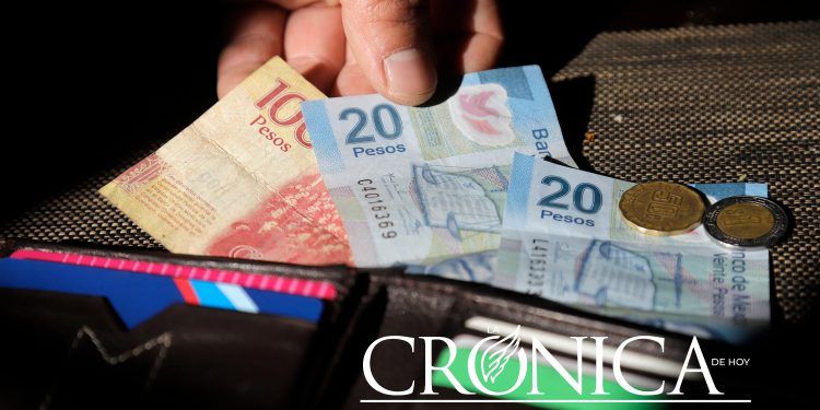 Mexicanos pasan casi 15 horas del mes preocupados por sus temas financieros