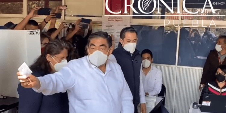 Cancela AMLO visita a Ayoxuxtla; Barbosa emite voto por revocación de mandato