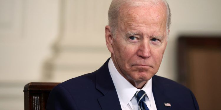 Biden pide a López Obrador apoyo ante una ola migratoria “sin precedentes”