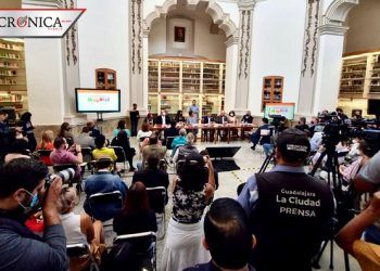 FIL Guadalajara declara que regalará libro sobre 100 biografías de escritores