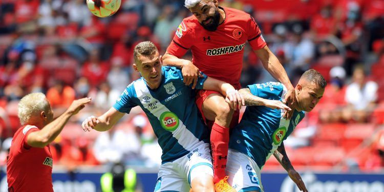 Club Puebla vuelve a perder como visitante, ahora 1-2 ante Toluca