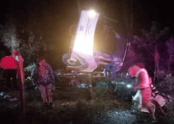 Atiende SSA a dos poblanos heridos en accidente cuando regresaban de Juquila