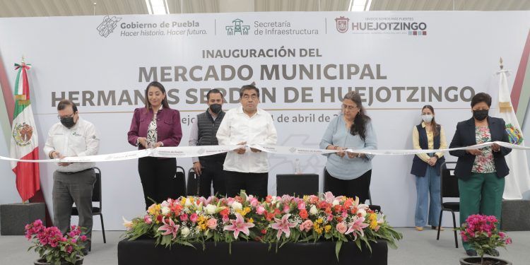 Inaugura Barbosa el mercado municipal «Hermanos Serdán» de Huejotzingo