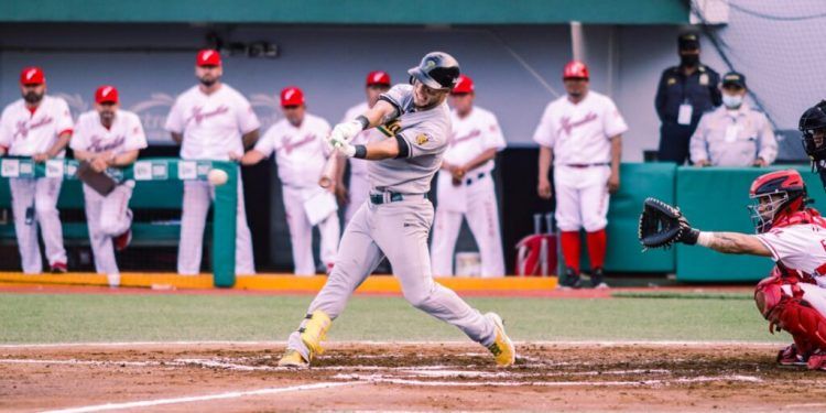 Cae Pericos ante el Águila de Veracruz