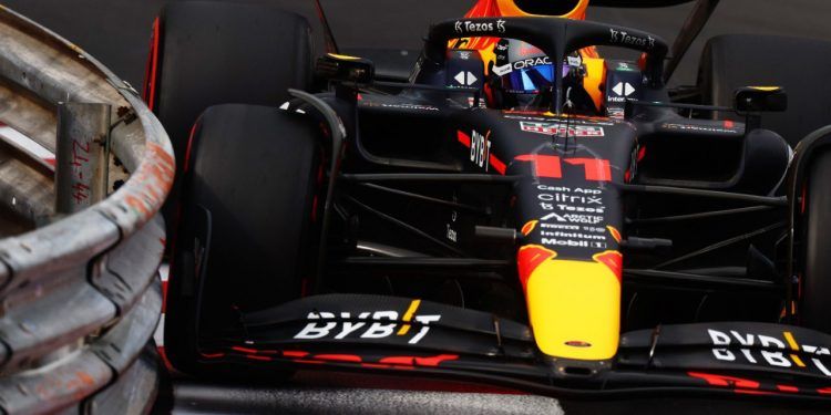 Sergio Pérez sufrió un golpe en la Q3 en su lucha por la pole