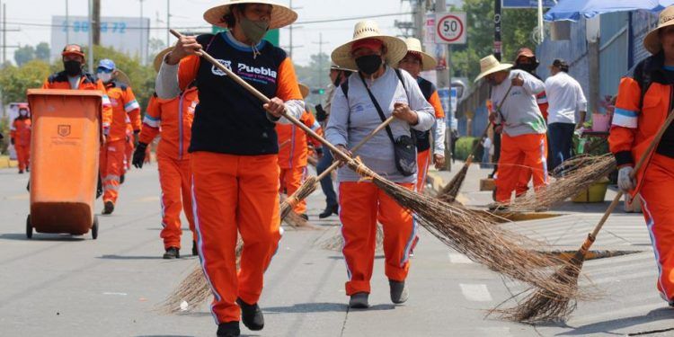 Recolecta servicio de limpia 9 toneladas de basura tras Desfile del 5 de Mayo 