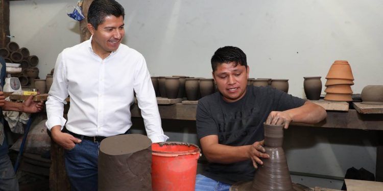 Rehabilita Ayuntamiento de Puebla centro alfarero del Barrio de La Luz