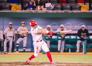 El Águila pega primero y gana 3-2 a Pericos