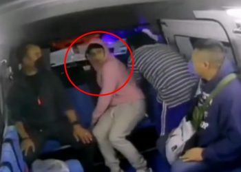 #Video Militares someten a asaltante en combi del Edomex