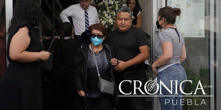 Trasladan restos de Cecilia Monzón a panteón de San Andrés Calpan 