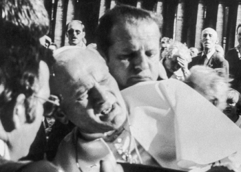 IN MEMORIAM – JUAN PABLO II SOBREVIVE A BALAS