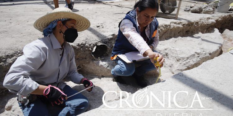 Hallan fuente prehispánica en el mercado de El Alto 