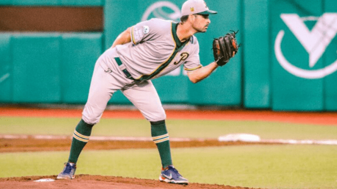 Con buen pitcheo, Pericos empata la serie
