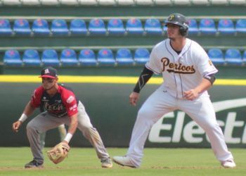 Pericos de Puebla cae 8-9 ante Bravos de León pero se lleva la serie