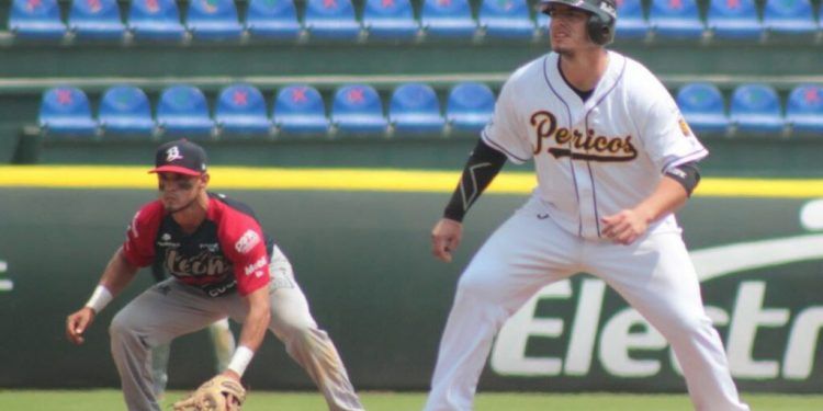 Pericos de Puebla cae 8-9 ante Bravos de León pero se lleva la serie