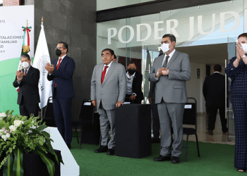 Inaugura Miguel Barbosa juzgados en Cholula