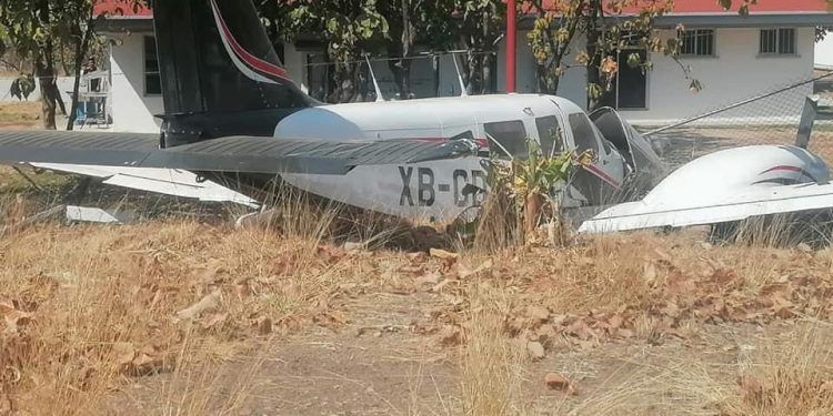 Sufre percance avioneta donde viajaba Geraldine Ponce, alcaldesa de Tepic; presenta lesión menor