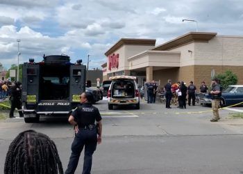 Al menos 10 muertos deja tiroteo en supermercado de Buffalo, Nueva York