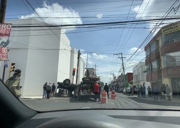 Choque en la colonia San Matías deja dos heridos