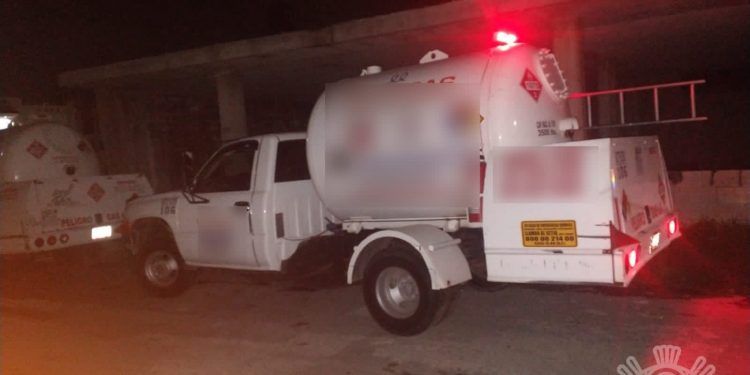 Recuperan tres pipas de gas L.P. en Texmelucan