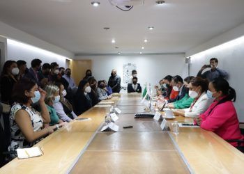 Presentan documental sobre la lucha de mujeres migrantes en Comisión del Congreso de Puebla 