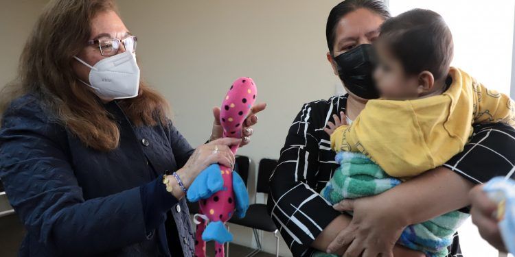 Aprueba SEDIF Puebla adopciones de tres menores
