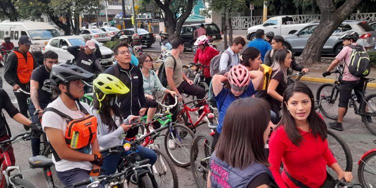 Poblanos conmemoran el Día Mundial de la Bicicleta