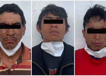 Detiene policía municipal de Puebla a tres ladrones de tapas de alcantarillas