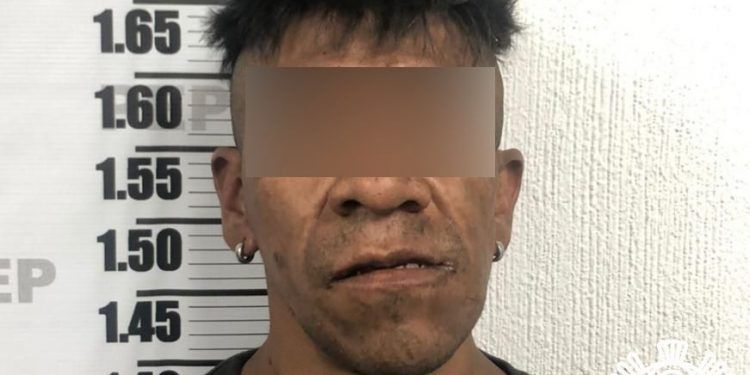 Ladrón de lámparas de alumbrado público es detenido en Puebla