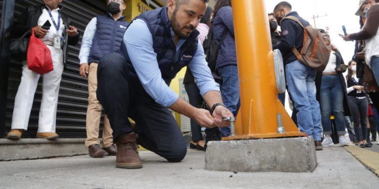 Comienza retiro de semáforos en San Manuel; los reubicarán